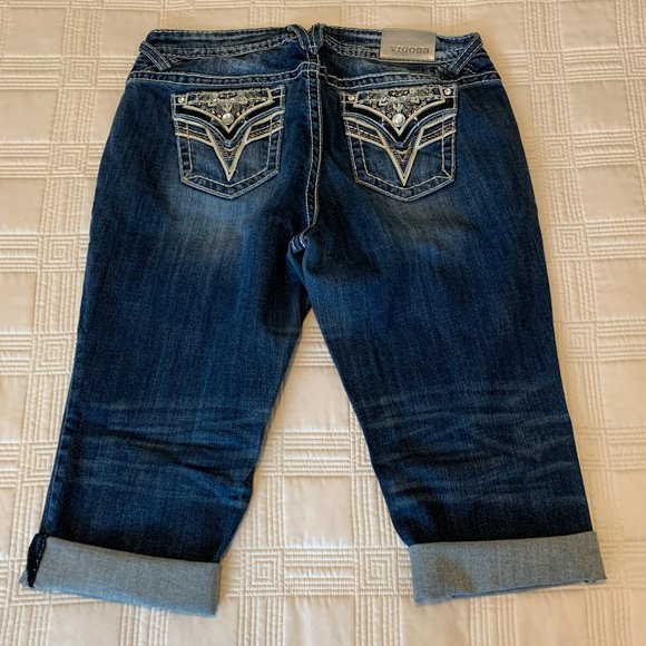 Nearly New Vigoss The Dallas Embroidery Capri Jeans - Picture 8 of 11